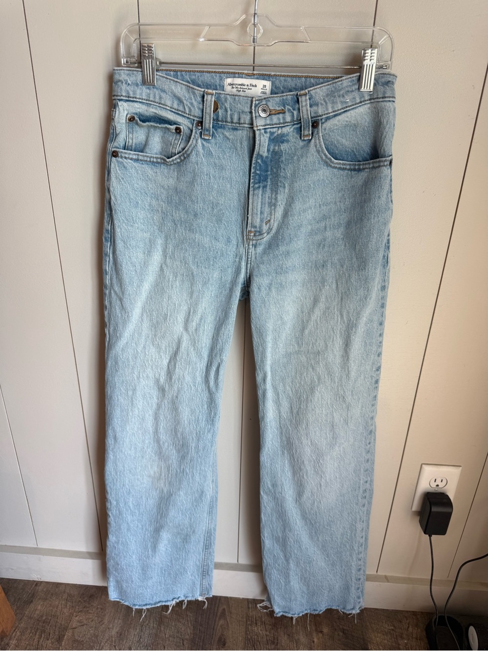 Abercrombie & Fitch Light The ‘90s Relaxed Jean - High Rise
